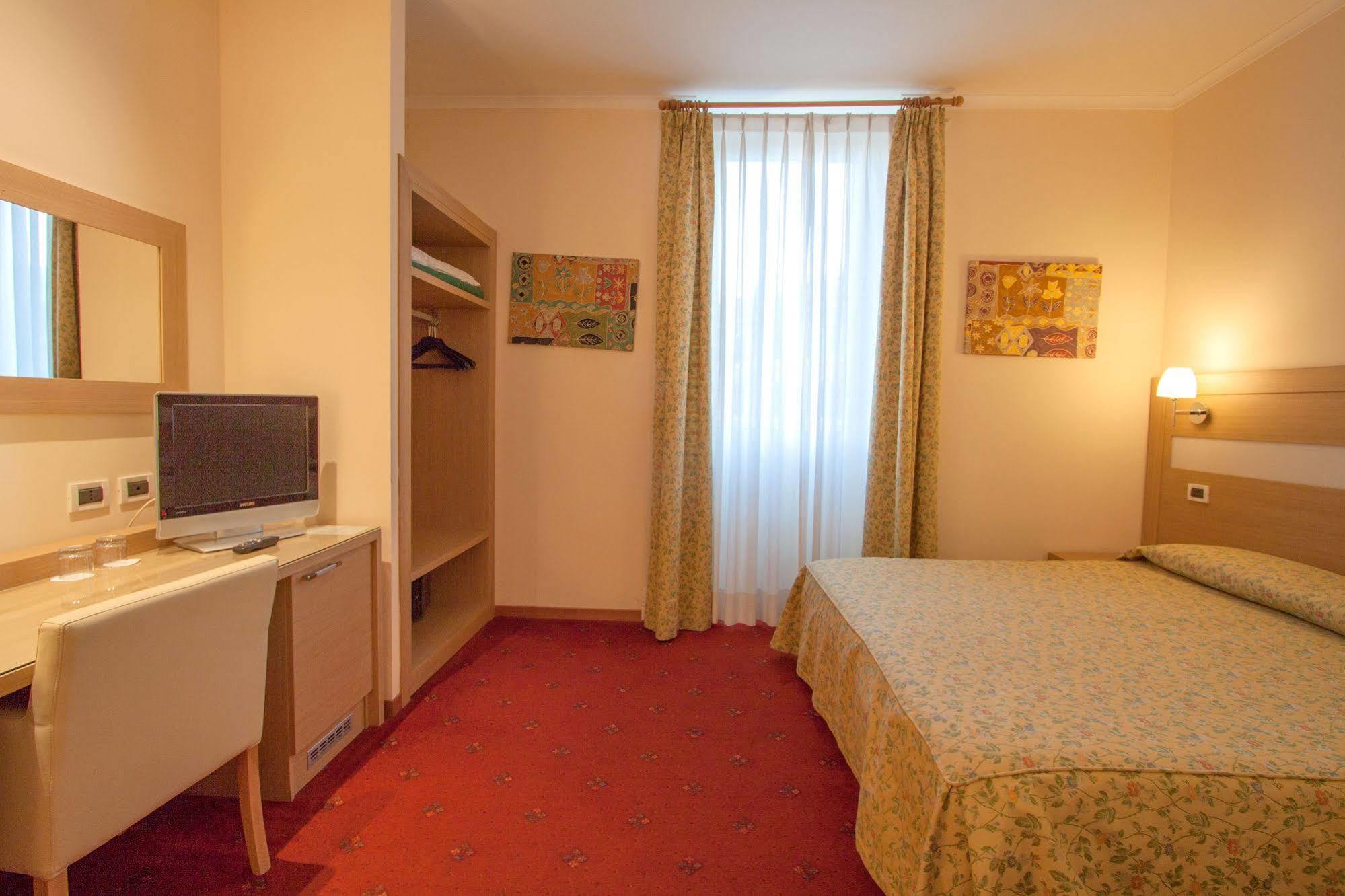 Hotel Laurentia Roma Dış mekan fotoğraf